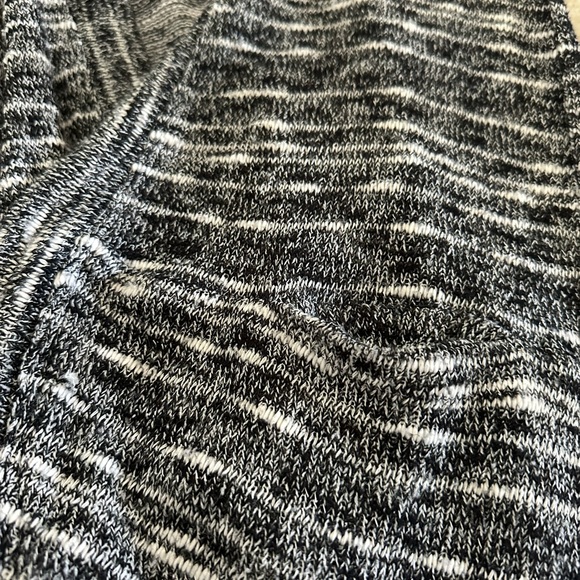 Splendid Sweater - Picture 4 of 4